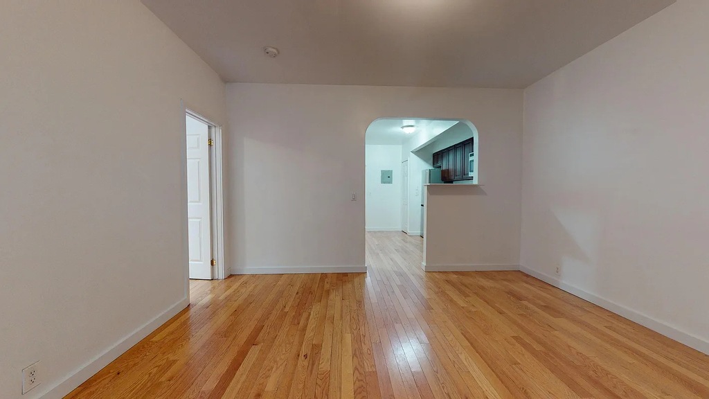 125 East 7th Street - Photo 5