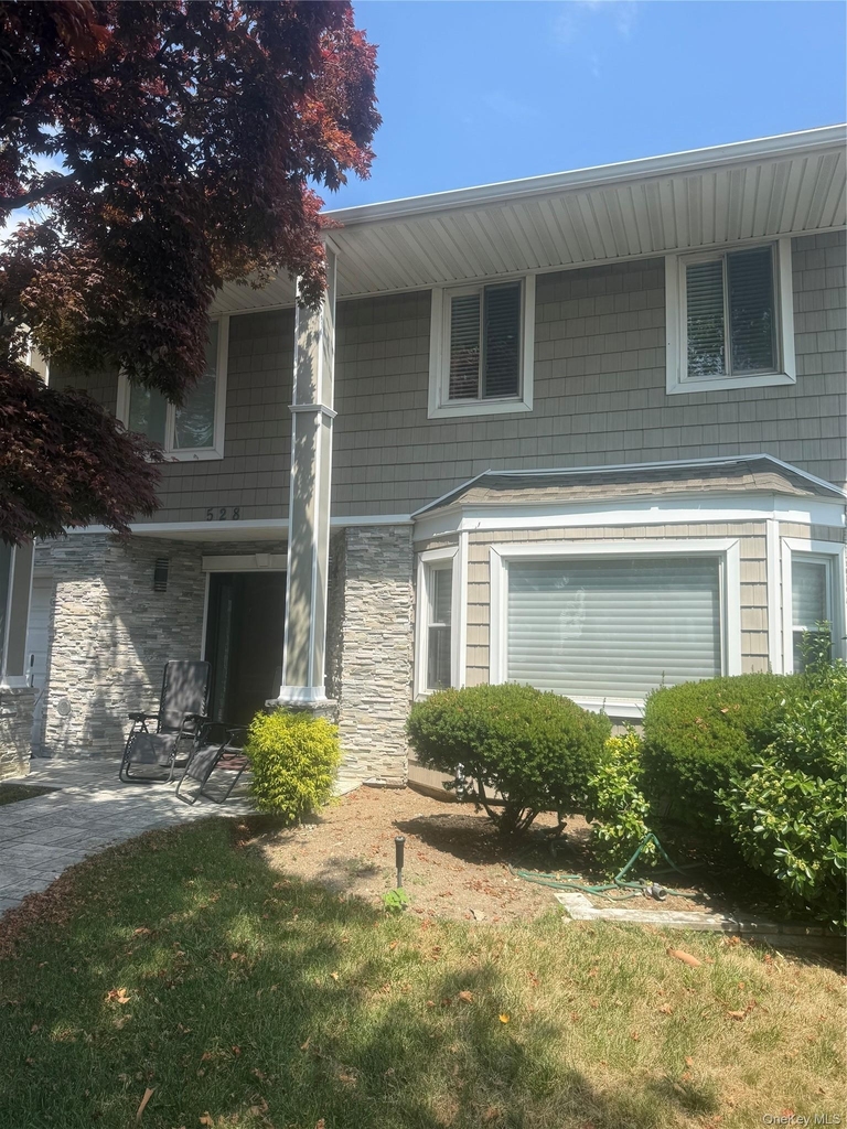 528 Halevy Drive - Photo 0