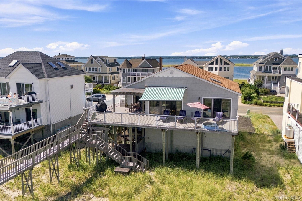 717 Dune Road - Photo 1