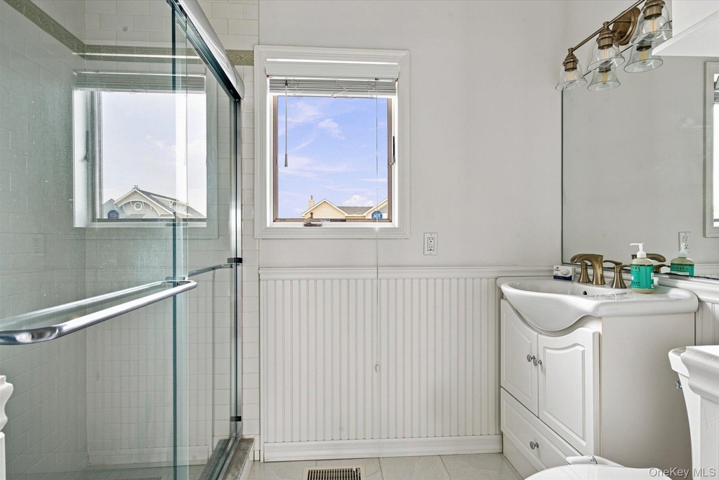717 Dune Road - Photo 17