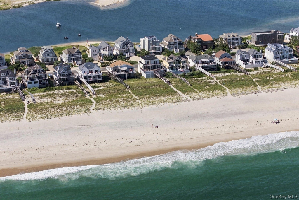 717 Dune Road - Photo 20
