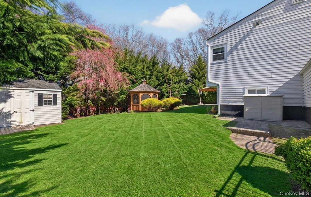 7 Phyllis Drive - Photo 18
