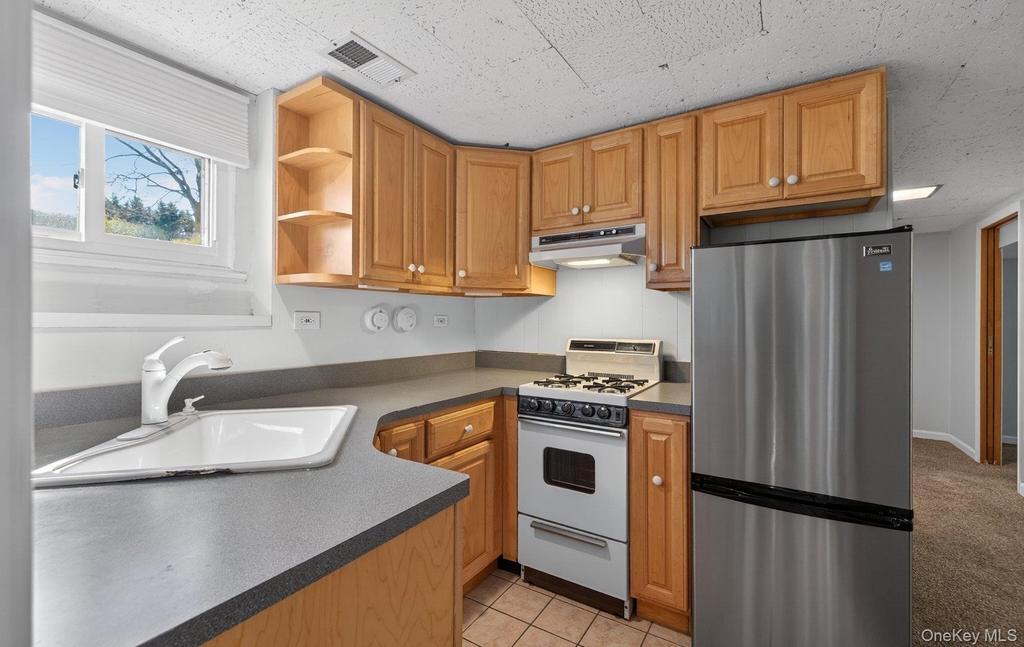 7 Phyllis Drive - Photo 14