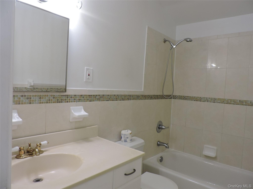 134-46 161st Street - Photo 6