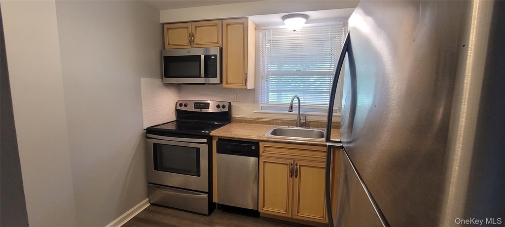 2542 Dock Road - Photo 4