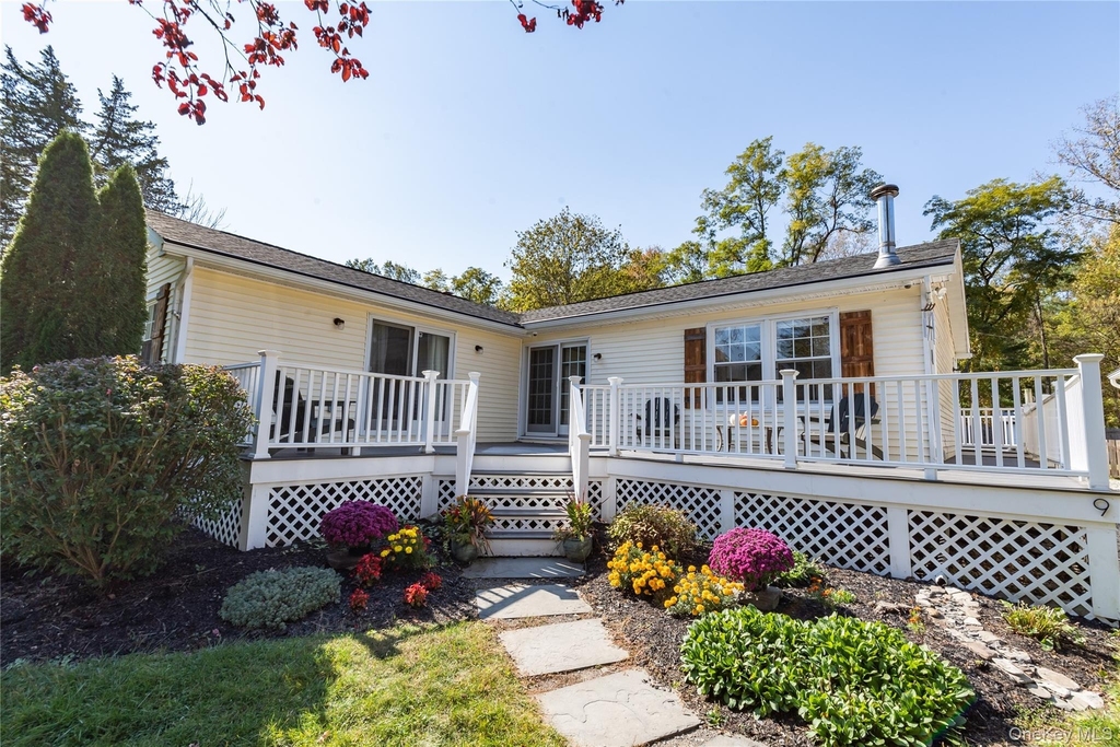 9 3rd Avenue - Photo 1