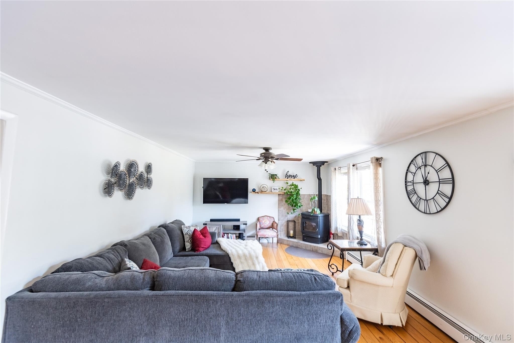 9 3rd Avenue - Photo 2