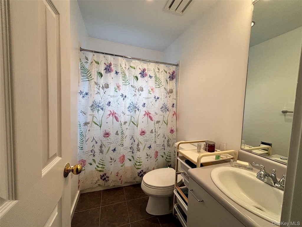 504 Continental Drive - Photo 17