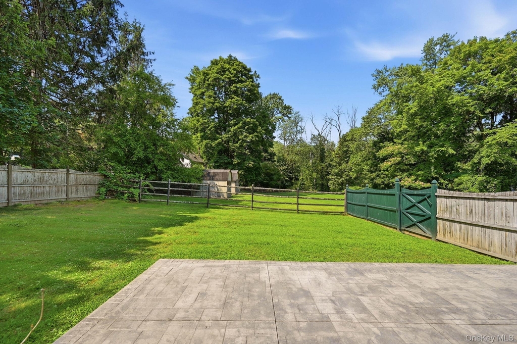 740 Western Highway N - Photo 46