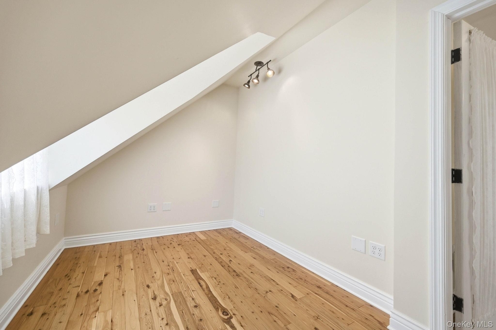 740 Western Highway N - Photo 28
