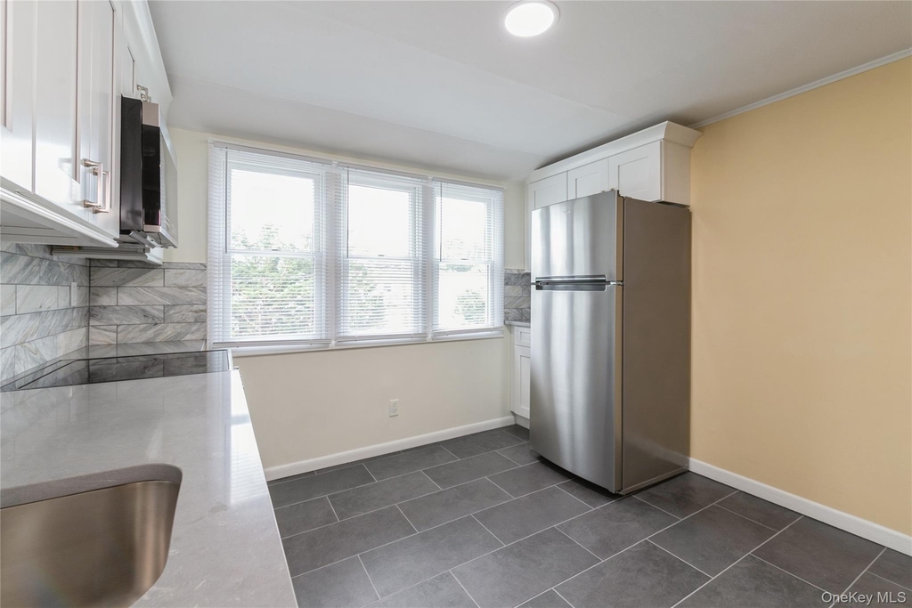 11 Deauville Parkway - Photo 5