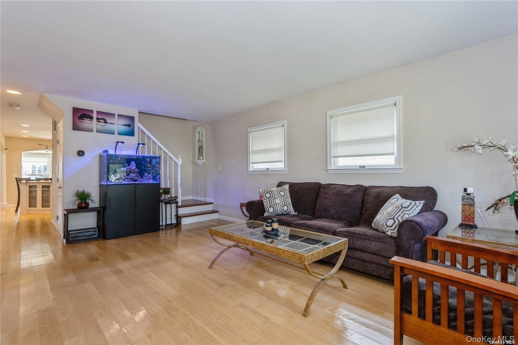 29 Seabreeze Road - Photo 1