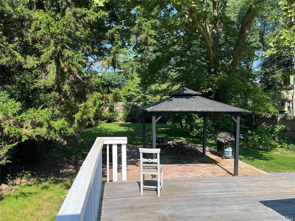 25 Willow Avenue - Photo 12
