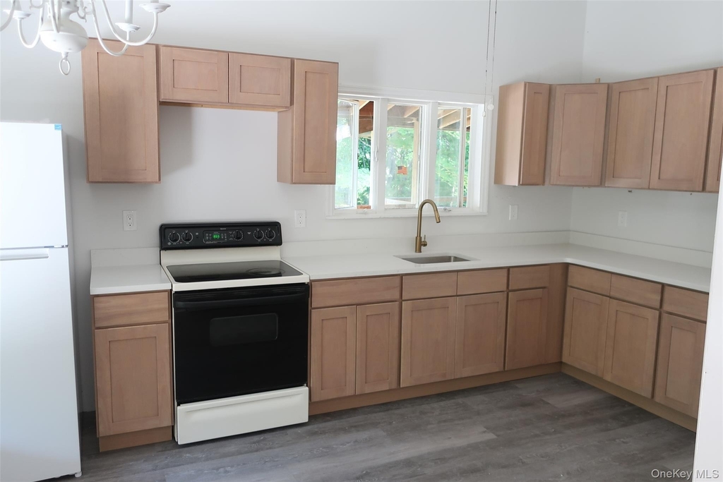 9 Conklin Lane - Photo 1