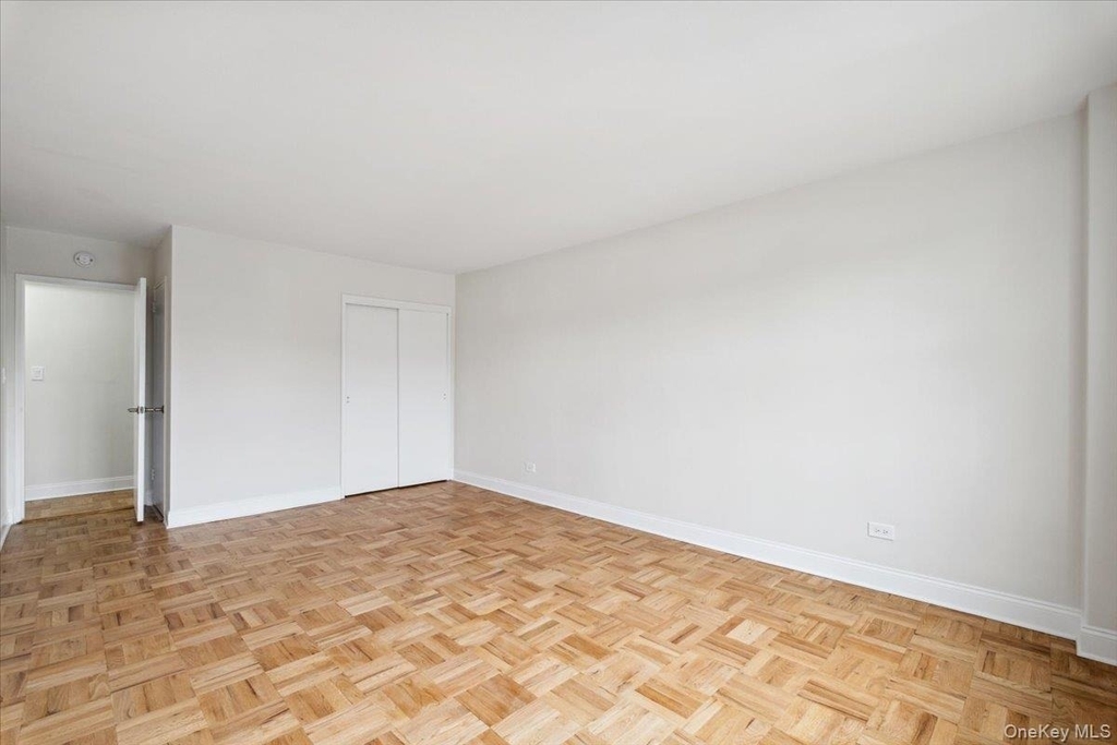 2 Washington Square - Photo 10