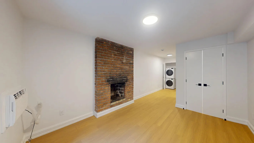 227 East 11th Street - Photo 6