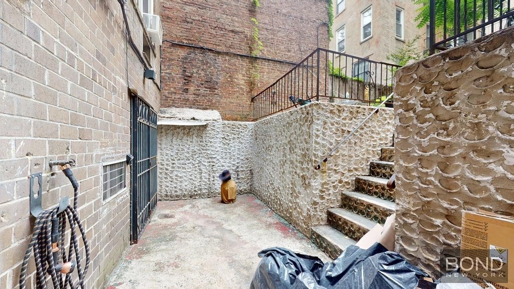 227 East 11th Street - Photo 9