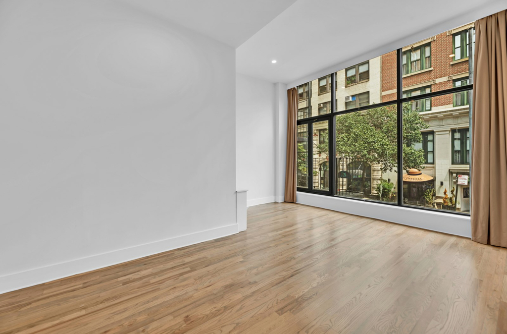 East 27th Street & park ave - Photo 0