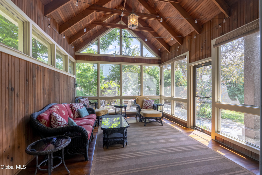 569 N Broadway - Photo 26