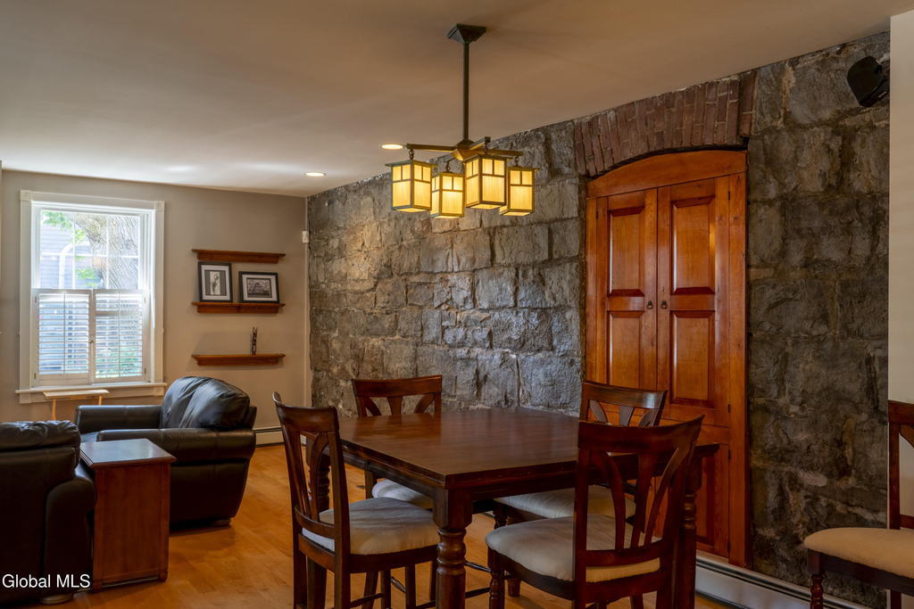 569 N Broadway - Photo 10