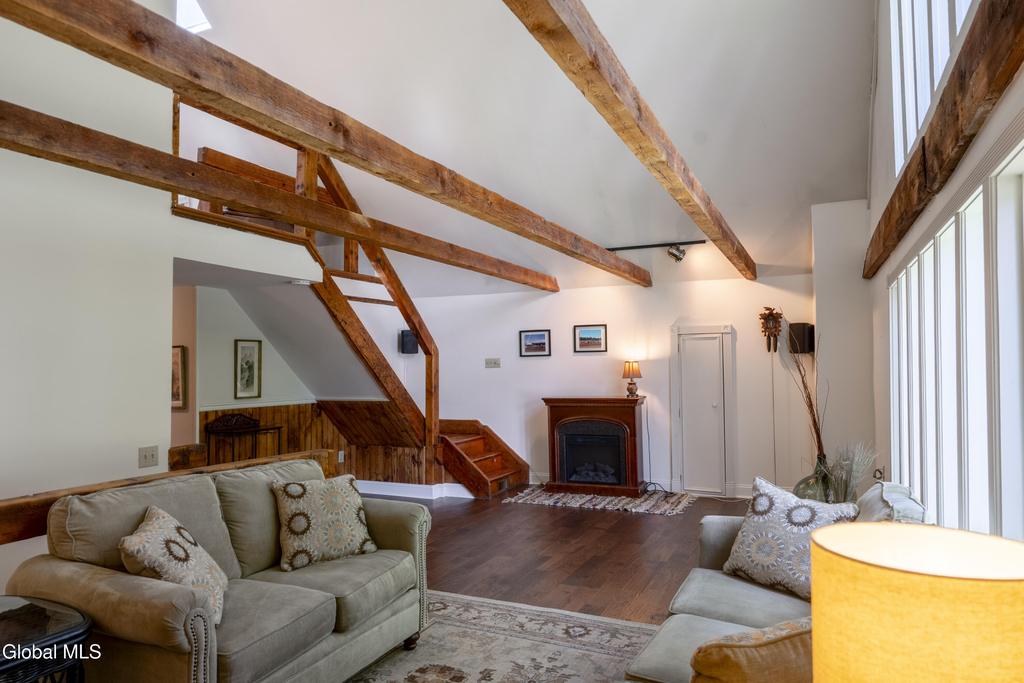 569 N Broadway - Photo 14