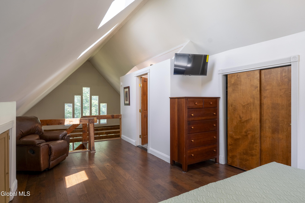 569 N Broadway - Photo 24
