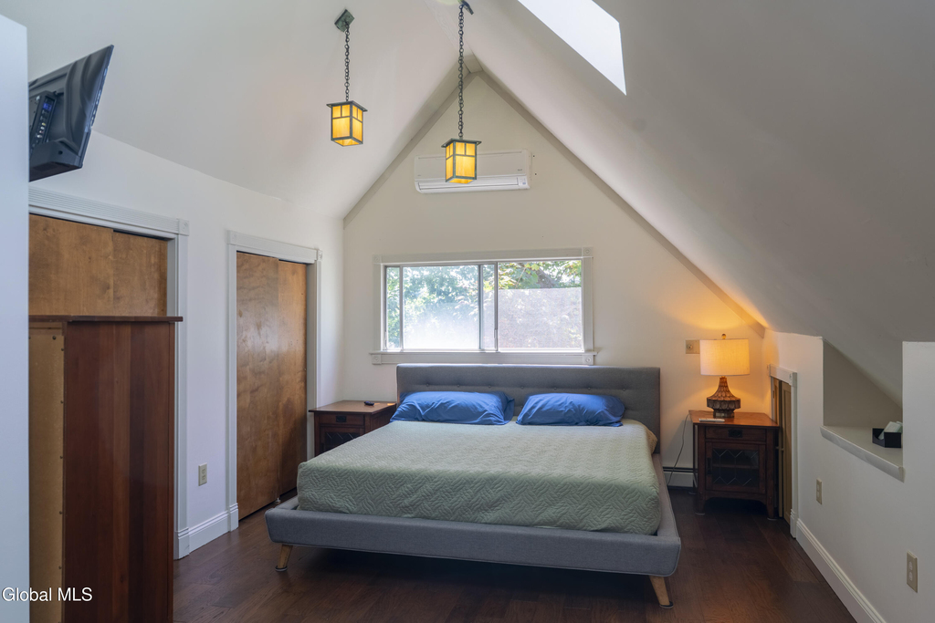 569 N Broadway - Photo 23