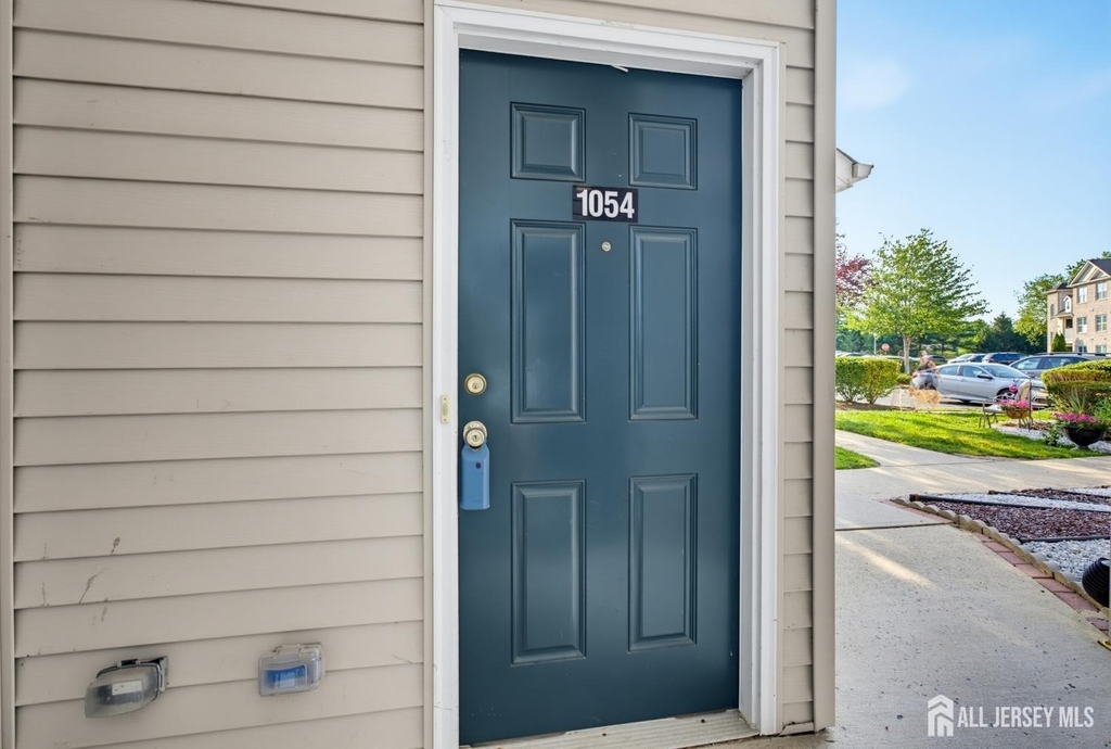 1054 Morning Glory Drive - Photo 2