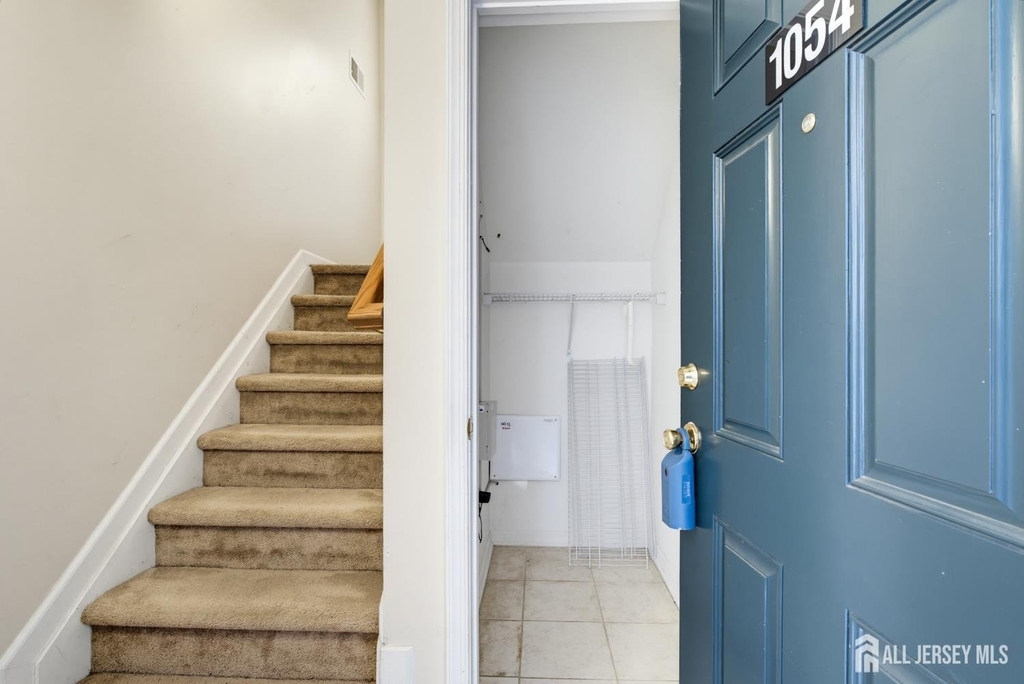 1054 Morning Glory Drive - Photo 3