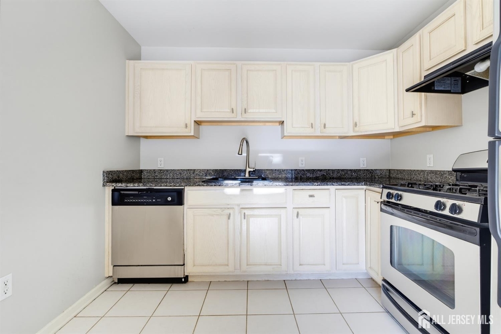 1054 Morning Glory Drive - Photo 8