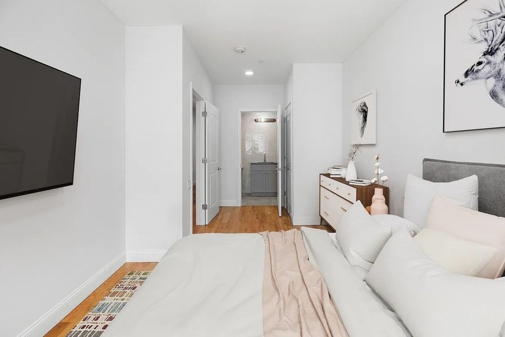 2708 Glenwood Road - Photo 3