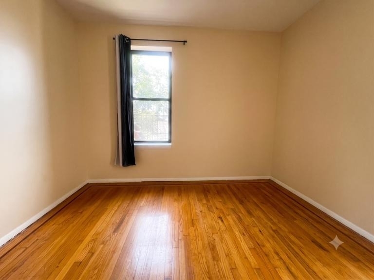 27-08 39th Avenue - Photo 5