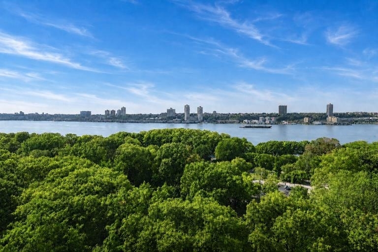 98 Riverside Drive - Photo 1