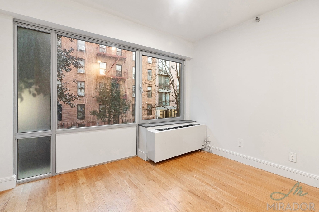 636 E 11th Street - Photo 19