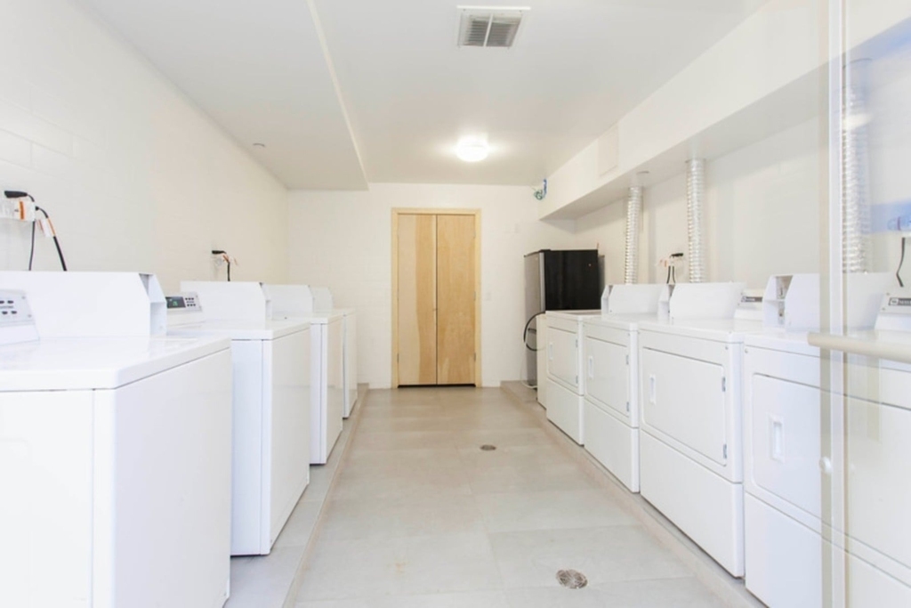 636 E 11th Street - Photo 5