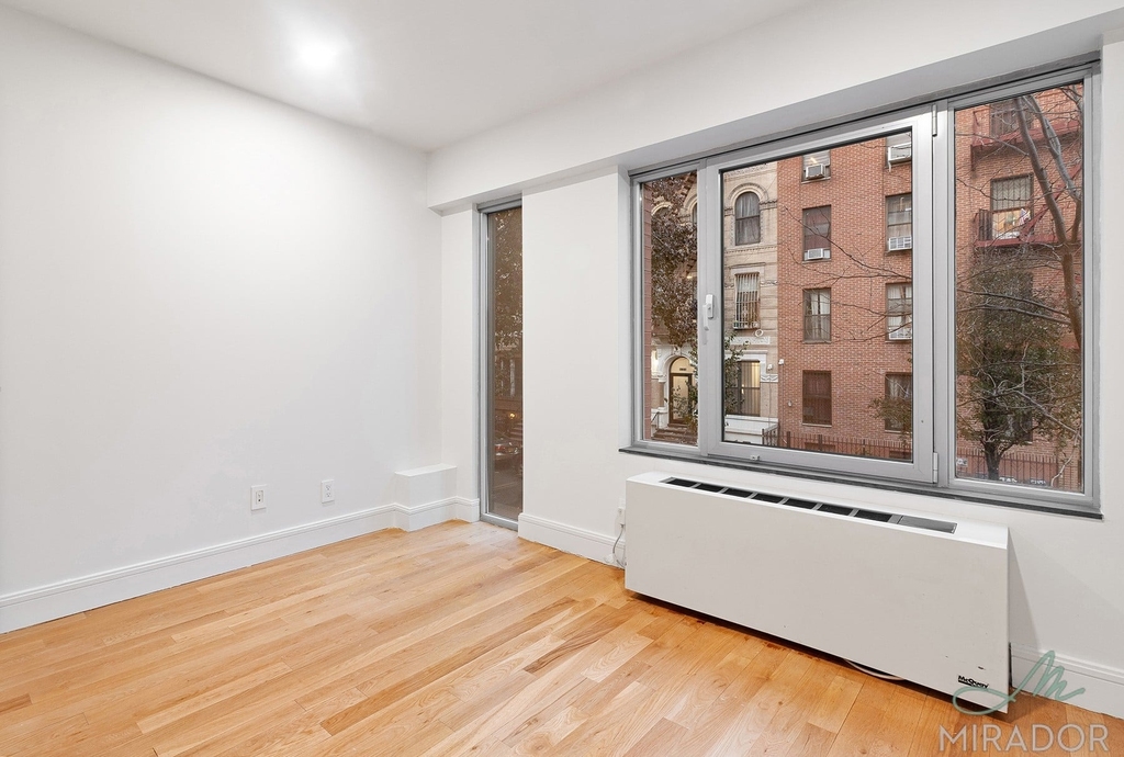 636 E 11th Street - Photo 15