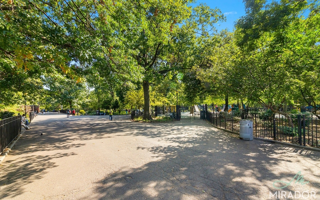 636 E 11th Street - Photo 7
