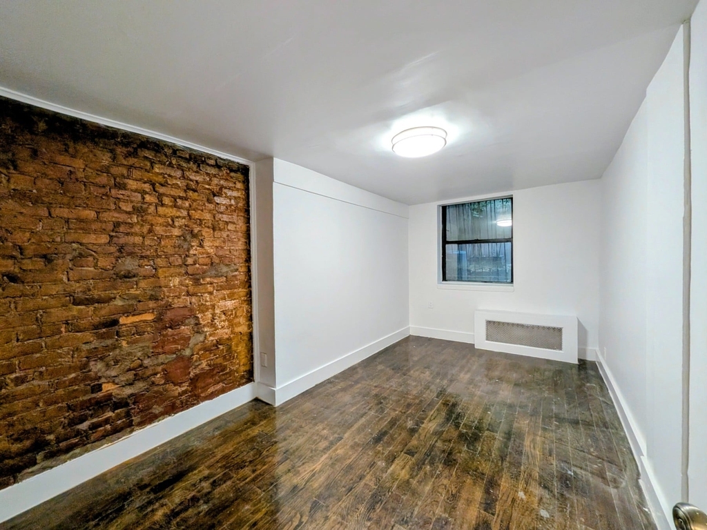 339 W 19th Street - Photo 6