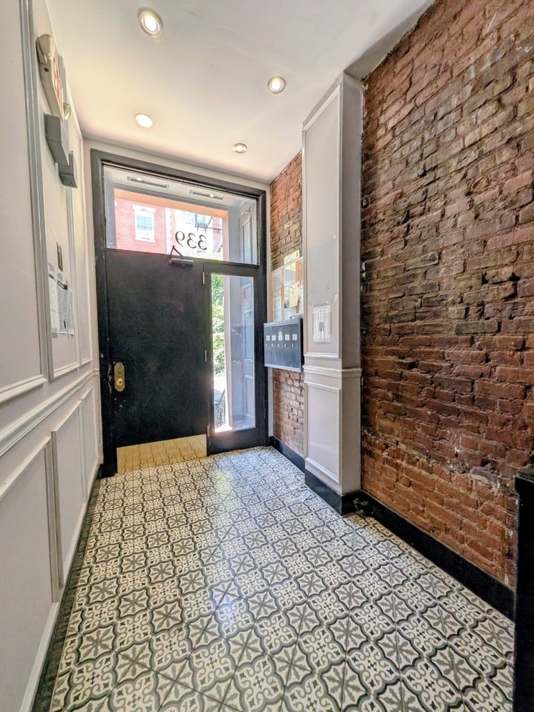 339 W 19th Street - Photo 17