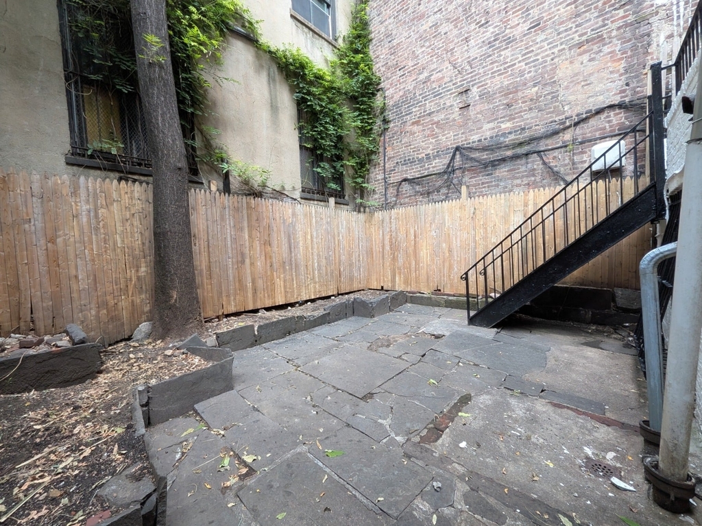 339 W 19th Street - Photo 16