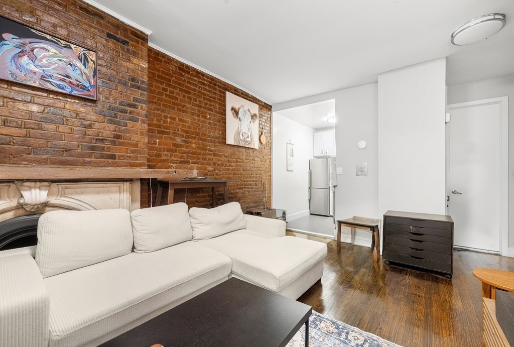 326 W 23rd Street - Photo 3