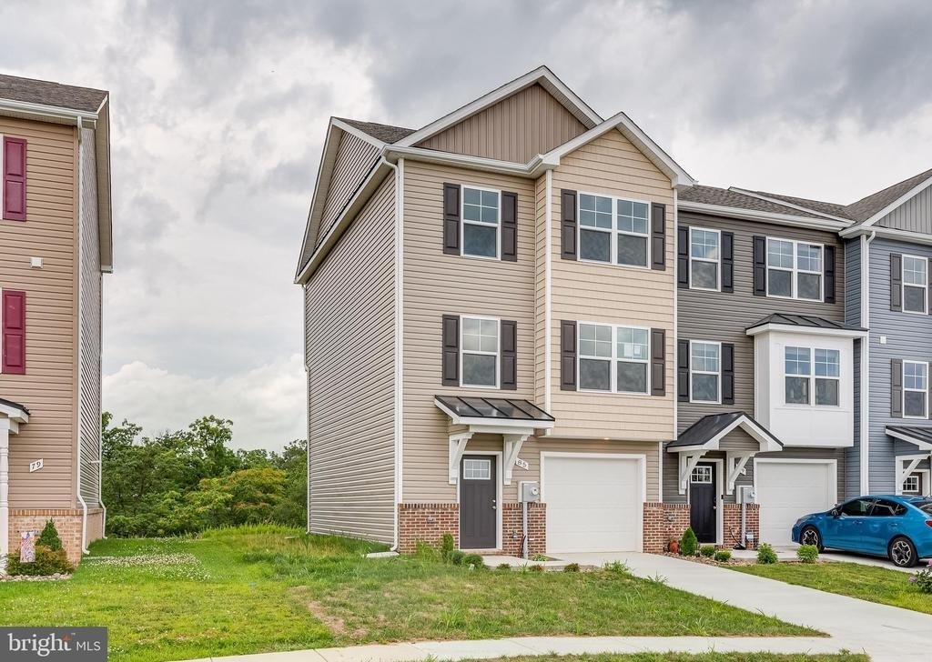 85 Moses Drive - Photo 0