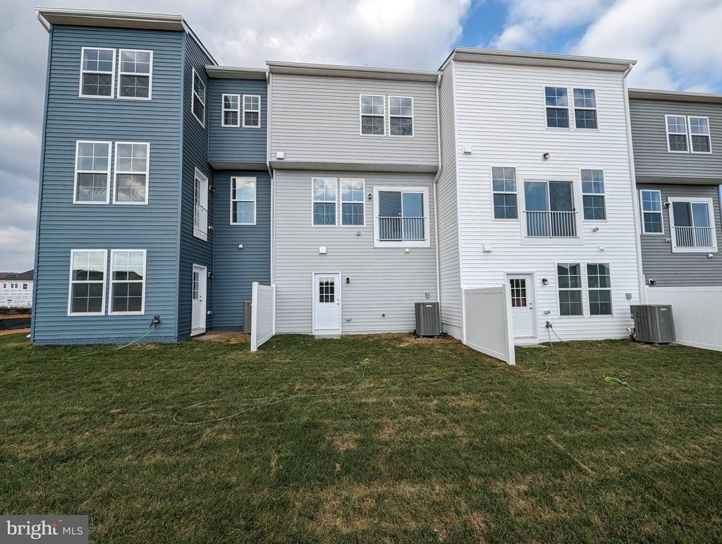 241 Hillsdale Place - Photo 13
