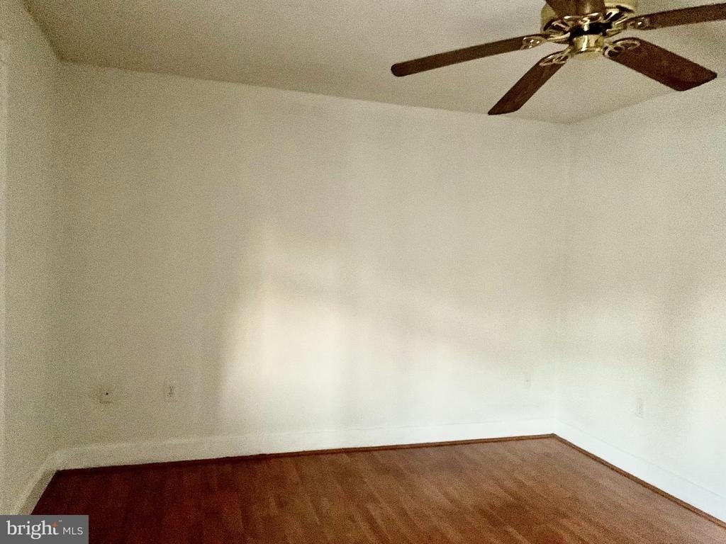 221 Baker Street - Photo 7