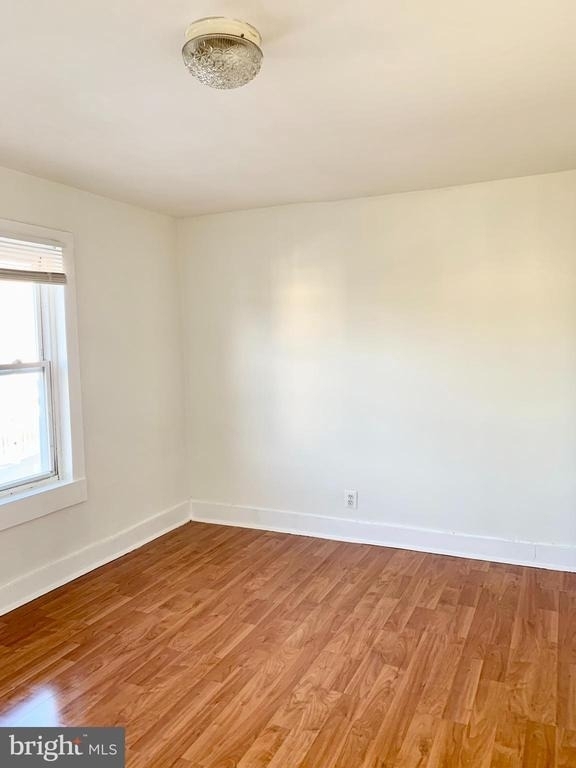 221 Baker Street - Photo 24