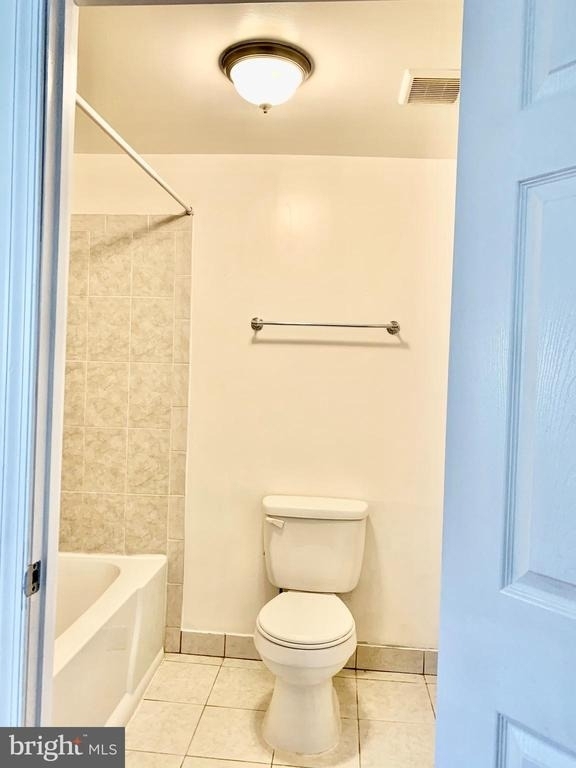 221 Baker Street - Photo 21