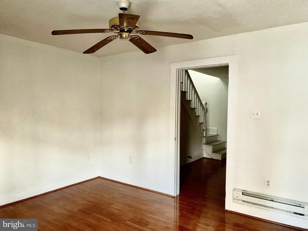 221 Baker Street - Photo 9