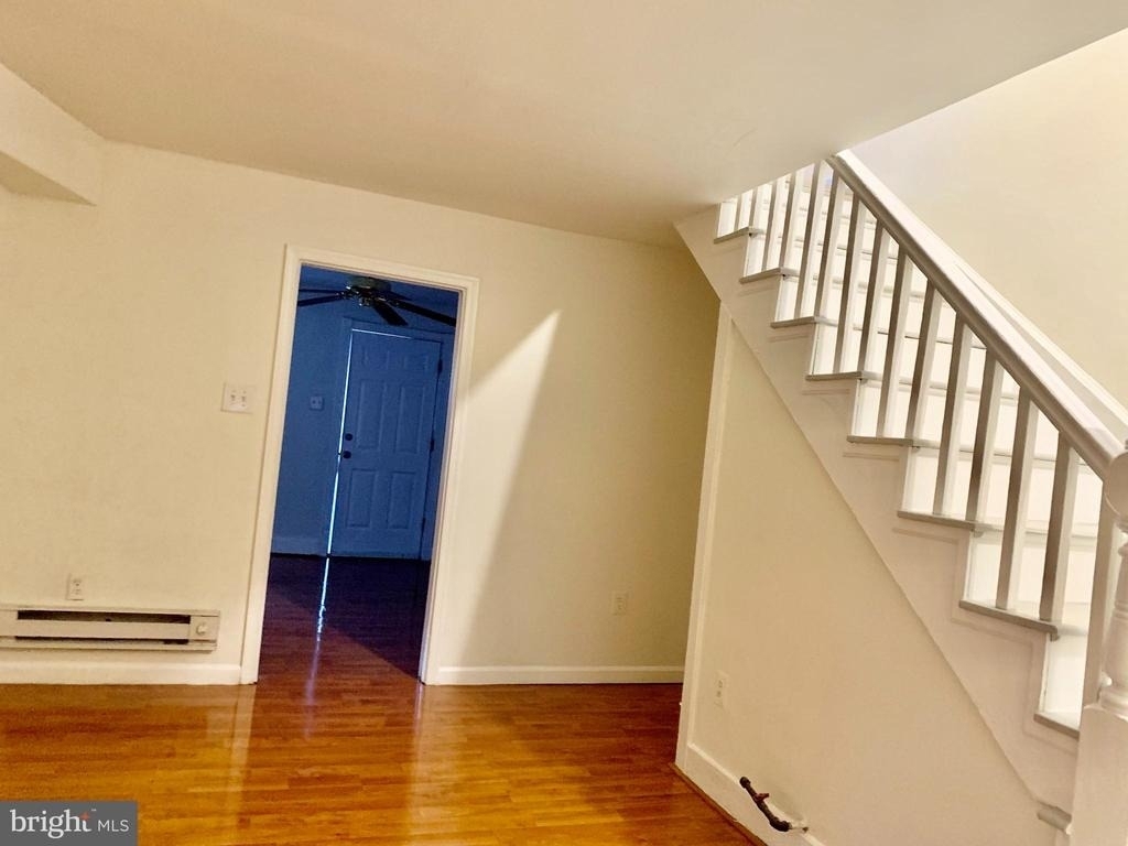 221 Baker Street - Photo 3