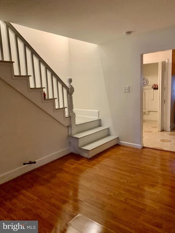 221 Baker Street - Photo 4