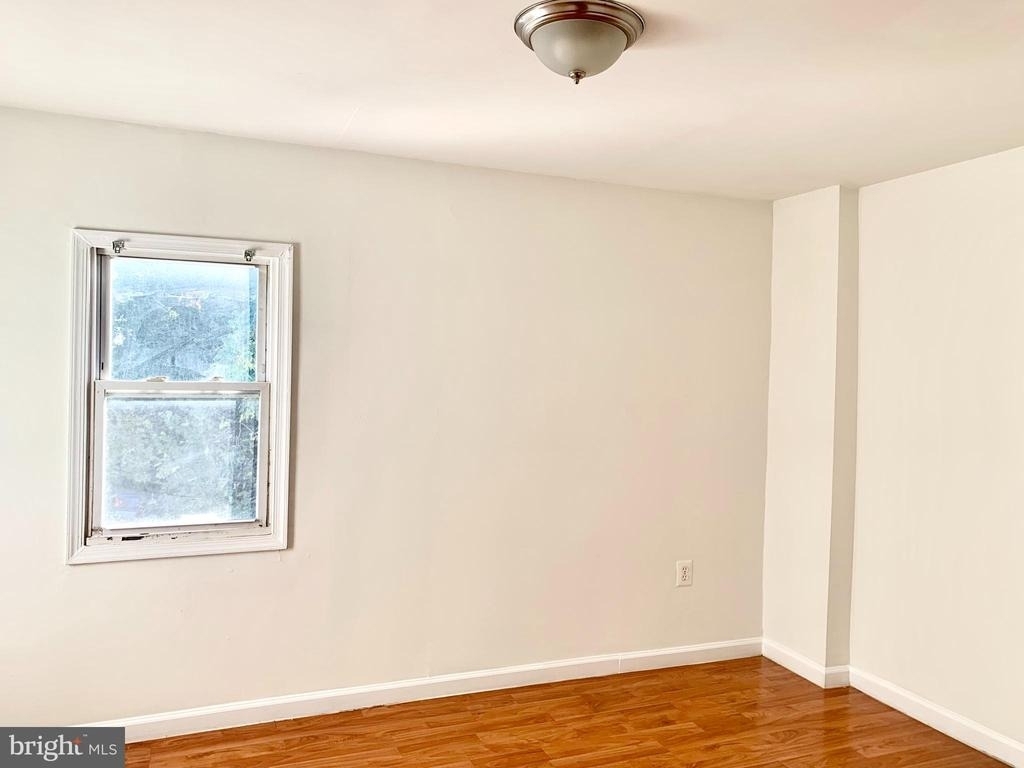 221 Baker Street - Photo 29